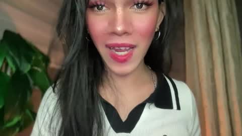 QUEEN online show from September 2025 07:57:01 PM