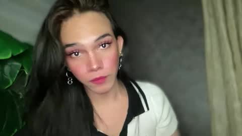 QUEEN online show from September 2025 07:59:02 PM