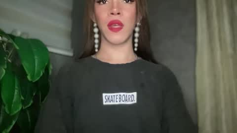 QUEEN online show from March 2026 01:07:02 AM