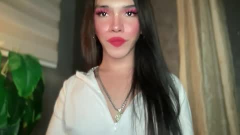 QUEEN online show from April 2026 01:16:01 PM