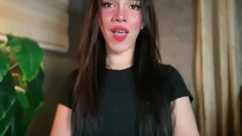 Snapshot of queenn_xxx chatting on April 2026 08:22:01 PM QUEEN online show from April 2026 08:22:01 PM