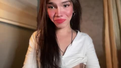Snapshot of queenn_xxx chatting on May 2026 02:40:01 AM QUEEN online show from May 2026 02:40:01 AM