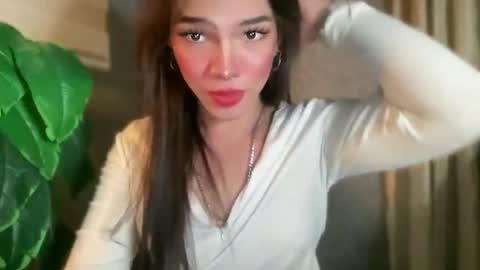 Snapshot of queenn_xxx chatting on May 2026 02:29:01 AM QUEEN online show from May 2026 02:29:01 AM