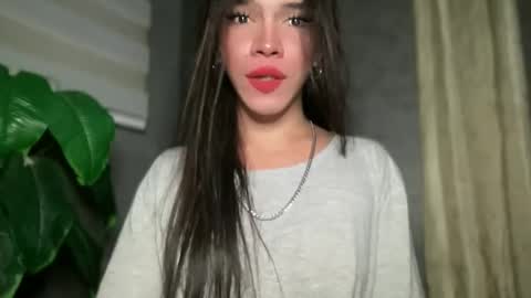 Snapshot of queenn_xxx chatting on June 2026 10:59:01 PM QUEEN online show from June 2026 10:59:01 PM