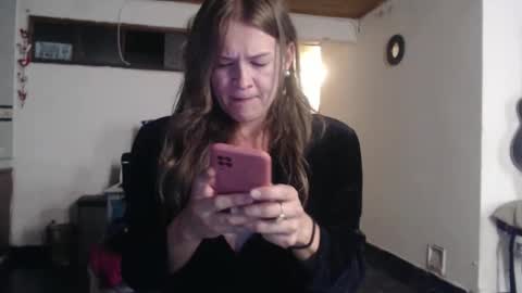 Snapshot of queennicky88 chatting on May 2026 01:22:02 AM Nico online show from May 2026 01:22:02 AM