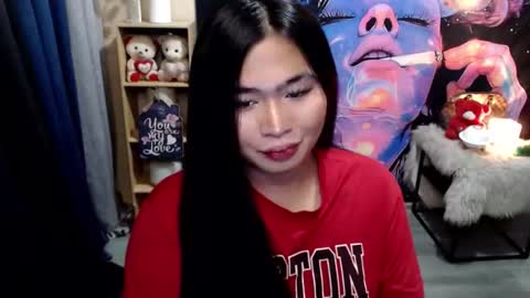 Mikka online show from November 2025 04:18:02 PM