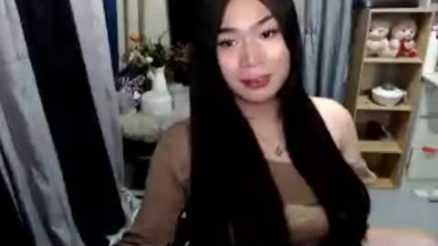 Snapshot of queenofcum169xx chatting on July 2026 04:44:02 PM Mikka online show from July 2026 04:44:02 PM