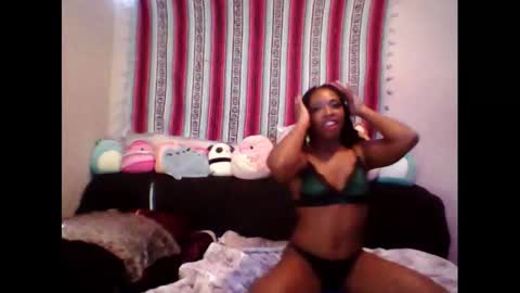 Snapshot of queenofheartsfaerah chatting on January 2025 07:54:01 PM QueenOfHearts online show from January 2025 07:54:01 PM