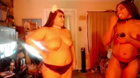 Snapshot of queenofheartsfaerah chatting on January 2025 06:19:02 AM QueenOfHearts online show from January 2025 06:19:02 AM