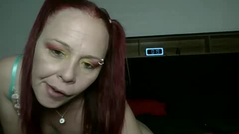 Snapshot of queenofmen69 chatting on April 2026 07:17:02 AM queenofmen69 online show from April 2026 07:17:02 AM