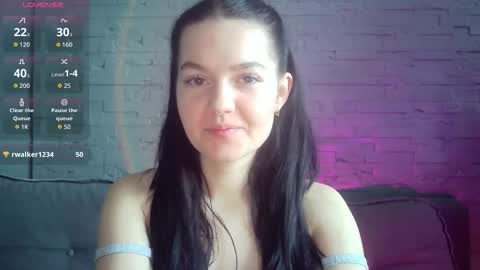 Snapshot of queenofmodels chatting on February 2026 05:57:01 AM QueenOfModels online show from February 2026 05:57:01 AM