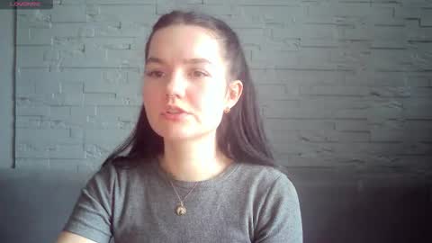 Snapshot of queenofmodels chatting on February 2026 12:56:01 PM QueenOfModels online show from February 2026 12:56:01 PM