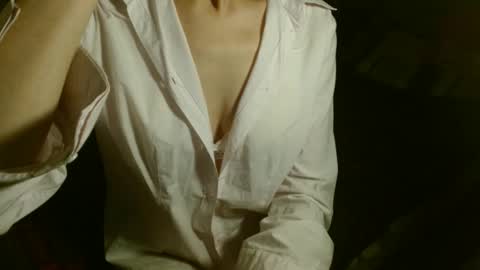 queenoftenderness online show from March 2025 09:37:01 PM