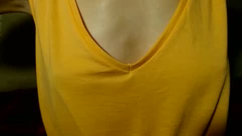Snapshot of queenoftenderness chatting on May 2026 07:33:02 PM queenoftenderness online show from May 2026 07:33:02 PM