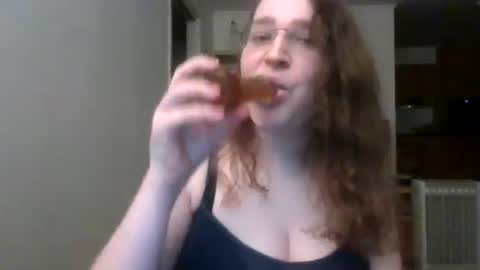 Snapshot of queenofthenights chatting on March 2026 10:14:01 PM queenofthenights online show from March 2026 10:14:01 PM