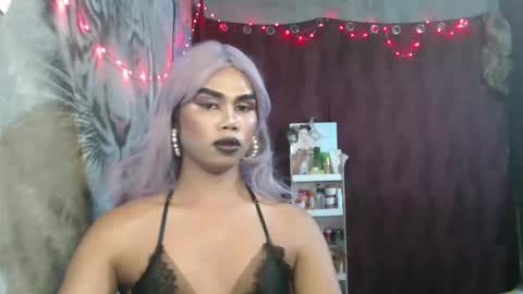 queenpinayebony_xx online show from April 2026 12:20:02 PM