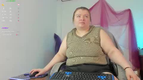 Snapshot of queensami7 chatting on June 2026 02:18:02 AM Samantha online show from June 2026 02:18:02 AM