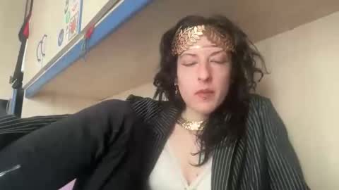 Snapshot of queenselket chatting on April 2026 04:15:02 PM queenselket online show from April 2026 04:15:02 PM