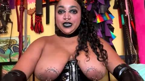 Queen Hilarity online show from February 2026 10:14:01 PM