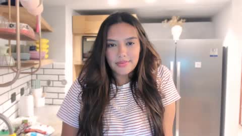 Snapshot of queenv66 chatting on December 2024 03:15:02 AM Val - online show from December 2024 03:15:02 AM