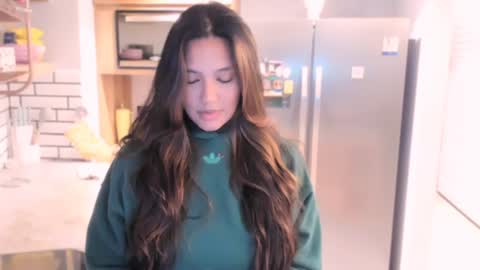 Snapshot of queenv66 chatting on December 2024 02:58:01 AM Val - online show from December 2024 02:58:01 AM