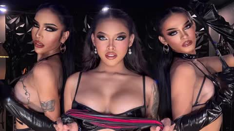 Snapshot of queenvalentinats chatting on February 2025 11:31:01 AM ValentinaMoone online show from February 2025 11:31:01 AM