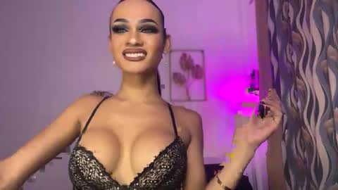 Snapshot of queenvalentinats chatting on September 2025 01:49:02 PM ValentinaMoone online show from September 2025 01:49:02 PM