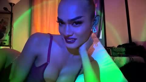 Snapshot of queenvalentinats chatting on February 2026 06:14:02 AM ValentinaMoone online show from February 2026 06:14:02 AM