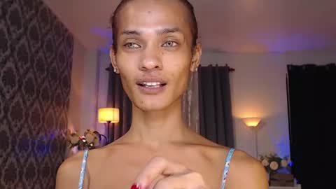 Snapshot of queenvalentinats chatting on June 2026 01:15:01 PM ValentinaMoone online show from June 2026 01:15:01 PM