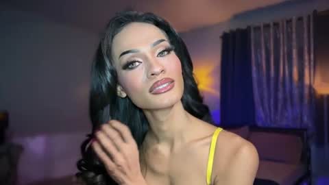 Snapshot of queenvalentinats chatting on August 2026 12:10:02 PM ValentinaMoone online show from August 2026 12:10:02 PM