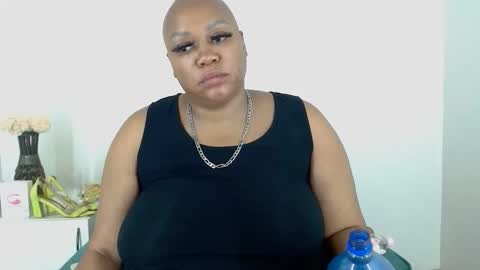 Snapshot of queenxjessi chatting on October 2025 02:33:01 AM QUEENxJESSI online show from October 2025 02:33:01 AM