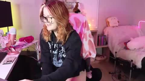 Snapshot of quervoqueen1 chatting on January 2025 02:39:02 AM Bri online show from January 2025 02:39:02 AM