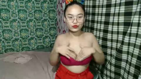 Quinne online show from December 2025 03:19:01 PM