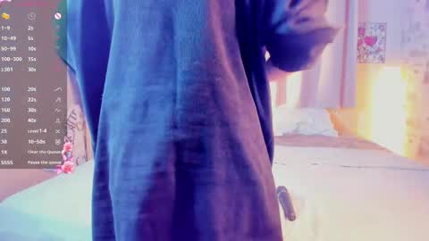 Snapshot of quyenlegasy chatting on April 2026 07:03:01 AM Quyen online show from April 2026 07:03:01 AM