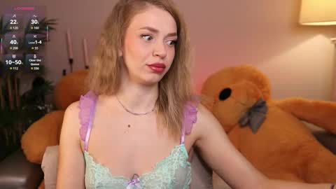 Snapshot of qwennx chatting on January 2026 02:52:02 PM Nova Hollis online show from January 2026 02:52:02 PM