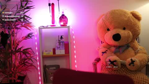 Snapshot of qwennx chatting on April 2026 04:21:02 AM Nova Hollis online show from April 2026 04:21:02 AM