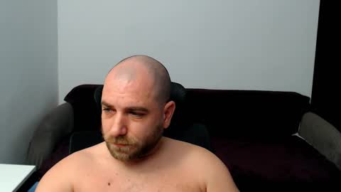 R0bila online show from September 2025 10:35:02 PM