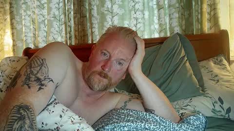 Snapshot of r_o_h_a_n chatting on October 2025 10:38:02 AM r_o_h_a_n online show from October 2025 10:38:02 AM