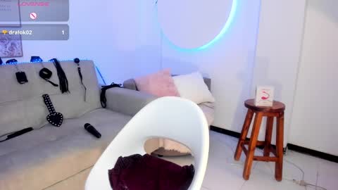 Snapshot of rachel_es chatting on February 2025 05:35:02 AM RACHEL ES online show from February 2025 05:35:02 AM