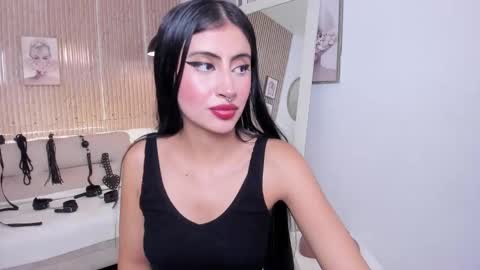 Snapshot of rachel_es chatting on December 2025 05:50:02 AM RACHEL ES online show from December 2025 05:50:02 AM