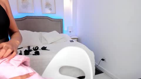 Snapshot of rachel_es chatting on March 2026 05:53:01 AM RACHEL ES online show from March 2026 05:53:01 AM