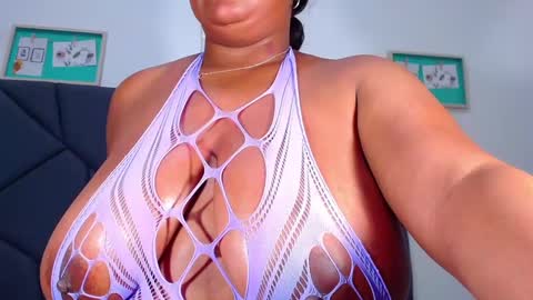 Snapshot of rachelbrown_ chatting on December 2024 01:18:02 AM MALIKA Z online show from December 2024 01:18:02 AM