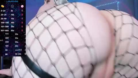 Snapshot of rachelqueen_ chatting on March 2026 10:31:01 AM Miko Pleasee help me get 100 likes online show from March 2026 10:31:01 AM