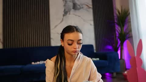 Snapshot of rachelravee chatting on April 2026 04:21:01 AM Ann online show from April 2026 04:21:01 AM