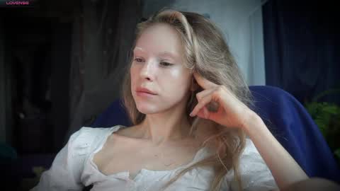 Snapshot of radiant_ada chatting on April 2026 11:05:02 AM ada online show from April 2026 11:05:02 AM