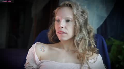 Snapshot of radiant_ada chatting on May 2026 11:49:01 AM ada online show from May 2026 11:49:01 AM