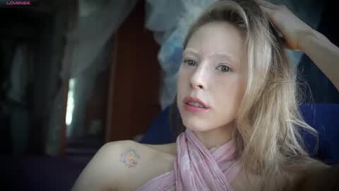 Snapshot of radiant_ada chatting on May 2026 11:16:01 AM ada online show from May 2026 11:16:01 AM