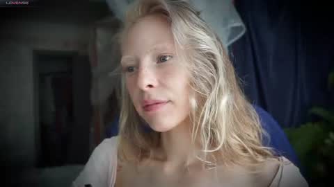 Snapshot of radiant_ada chatting on August 2026 11:52:01 AM ada online show from August 2026 11:52:01 AM