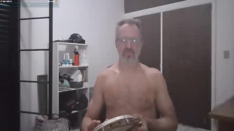 Snapshot of rafaelsel chatting on October 2025 11:39:01 PM Big Uncle Jungle online show from October 2025 11:39:01 PM