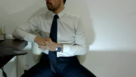 elenacam online show from June 2026 03:36:02 PM